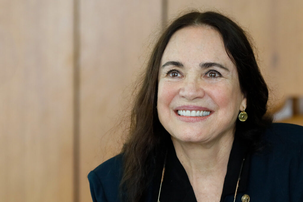 Regina duarte, veja a lista completa dos artistas que foram demitidos da globo em 2020